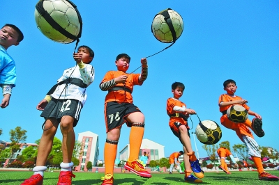 LCK官员为选手提供培训：合同知识、资产管理、社交媒体等。