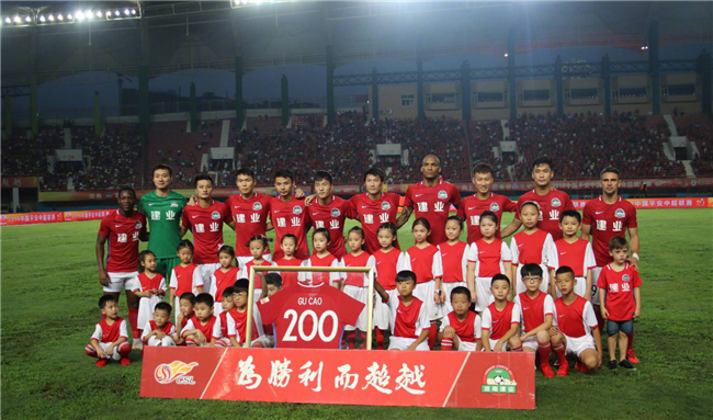 WBGvsLNG首发名单：Tarzan决战老东家！Xiaohu大战Scout