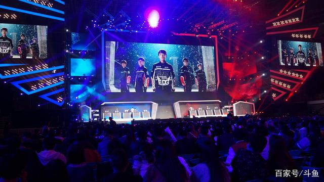 Doinb ：我不跟狗吵架，人和狗不一样的地方就是人比狗聪明