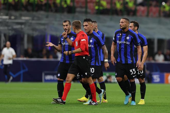 JD Gaming 教练：其实英雄联盟这个游戏不是说前期劣势就一定会输